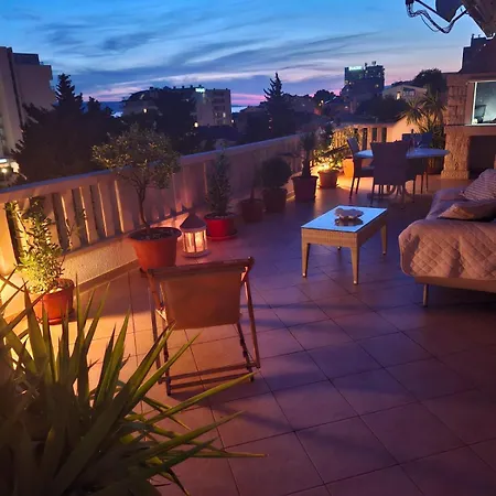 Happy Basset Terrace Appartement *