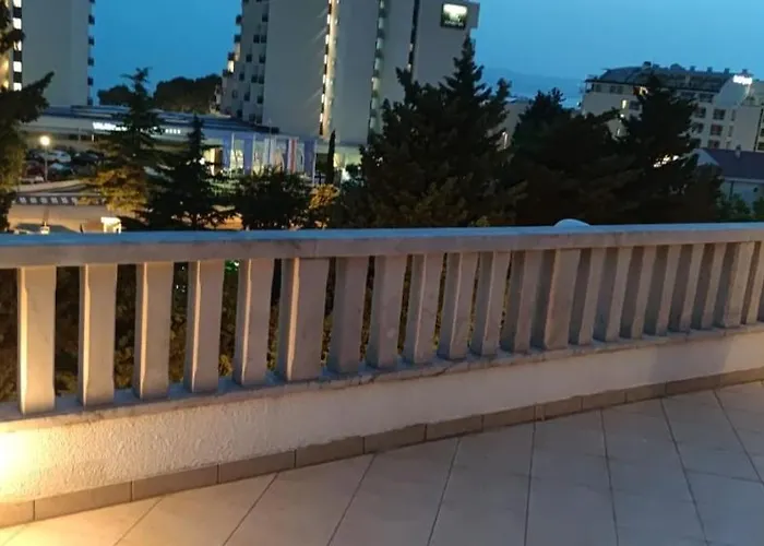 Happy Basset Terrace Apartman *