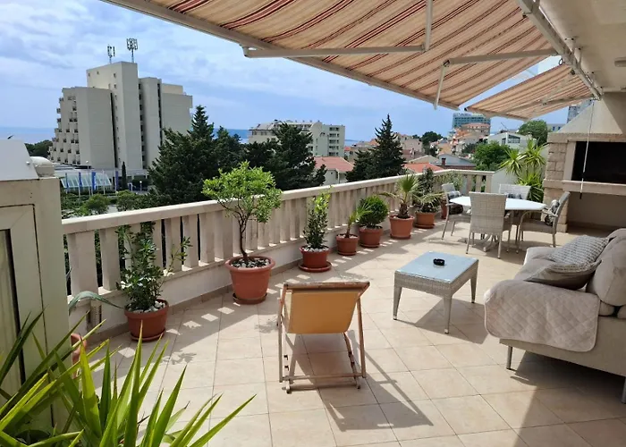 Happy Basset Terrace * Makarska