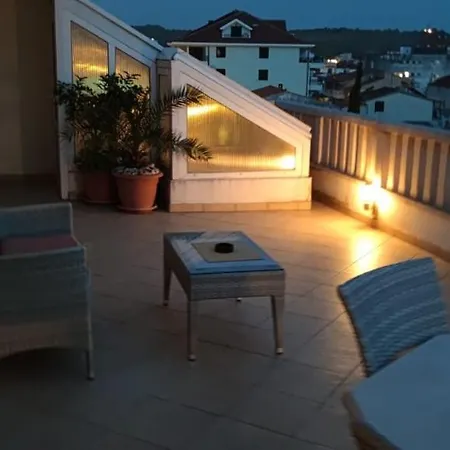 Happy Basset Terrace Apartament Makarska